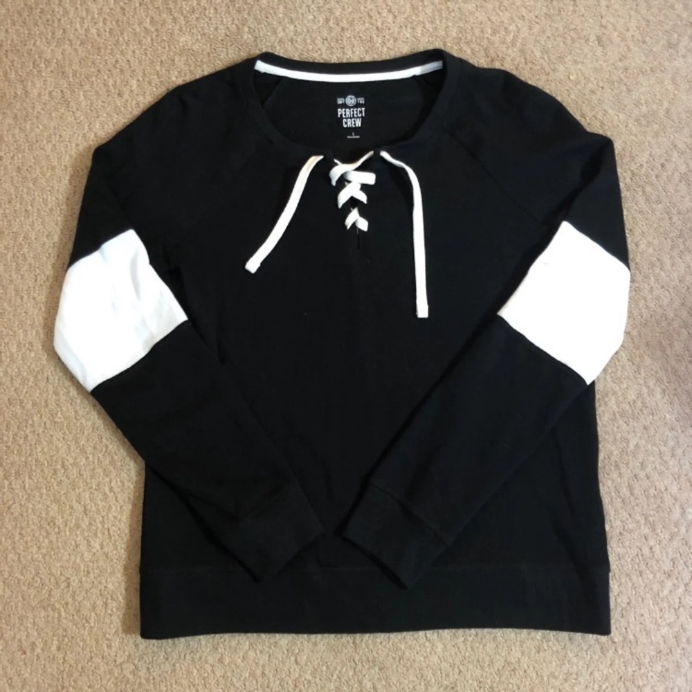 SO Women’s Black Crewneck Sweater